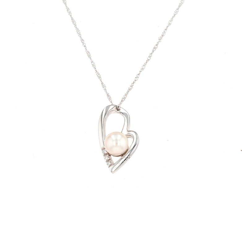 Acheter Collier perle et diamants 0.015 carat or blanc 3.60g Comme neuf - 530,00 € Collier perle et diamants 0.015 carat or blanc 3.60g Comme neuf - reconditionné disponible sur Gemme Les Bijoux